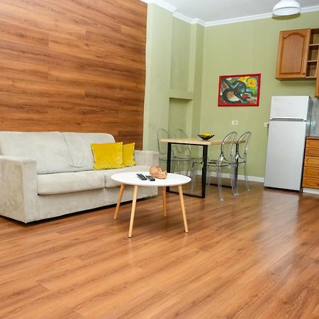 Cozy Apartment In The Heart Of Tirana ! Exterior foto