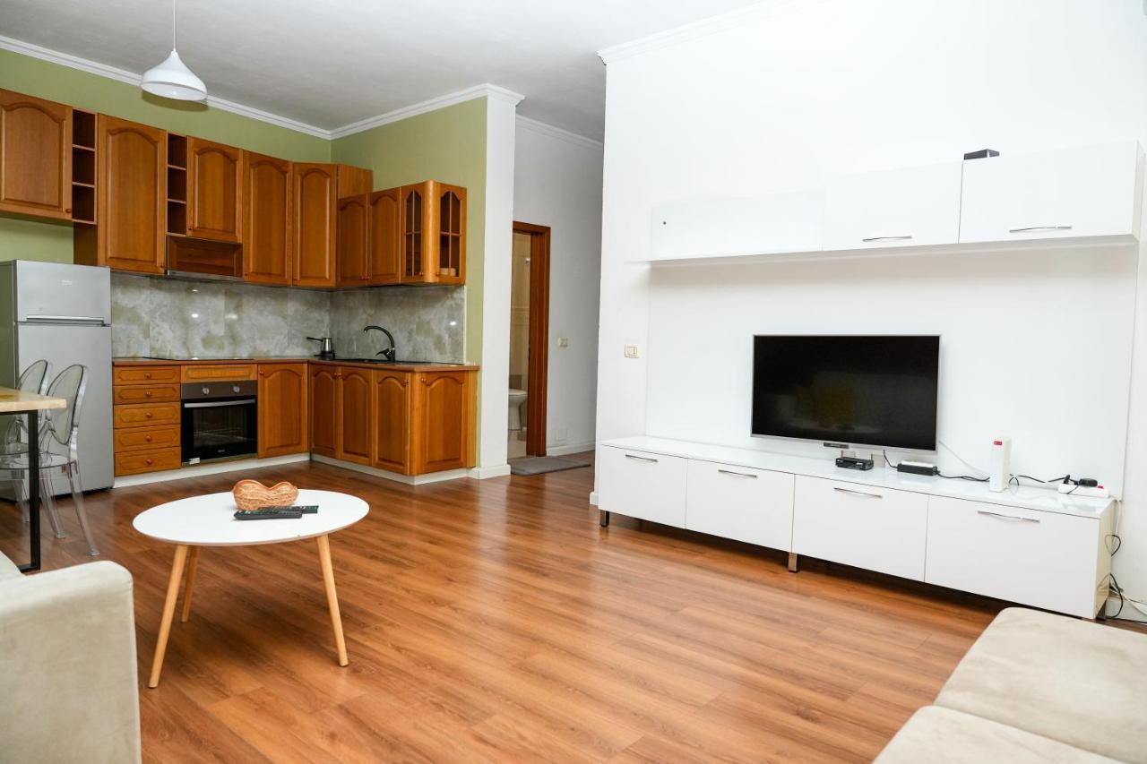 Cozy Apartment In The Heart Of Tirana ! Exterior foto