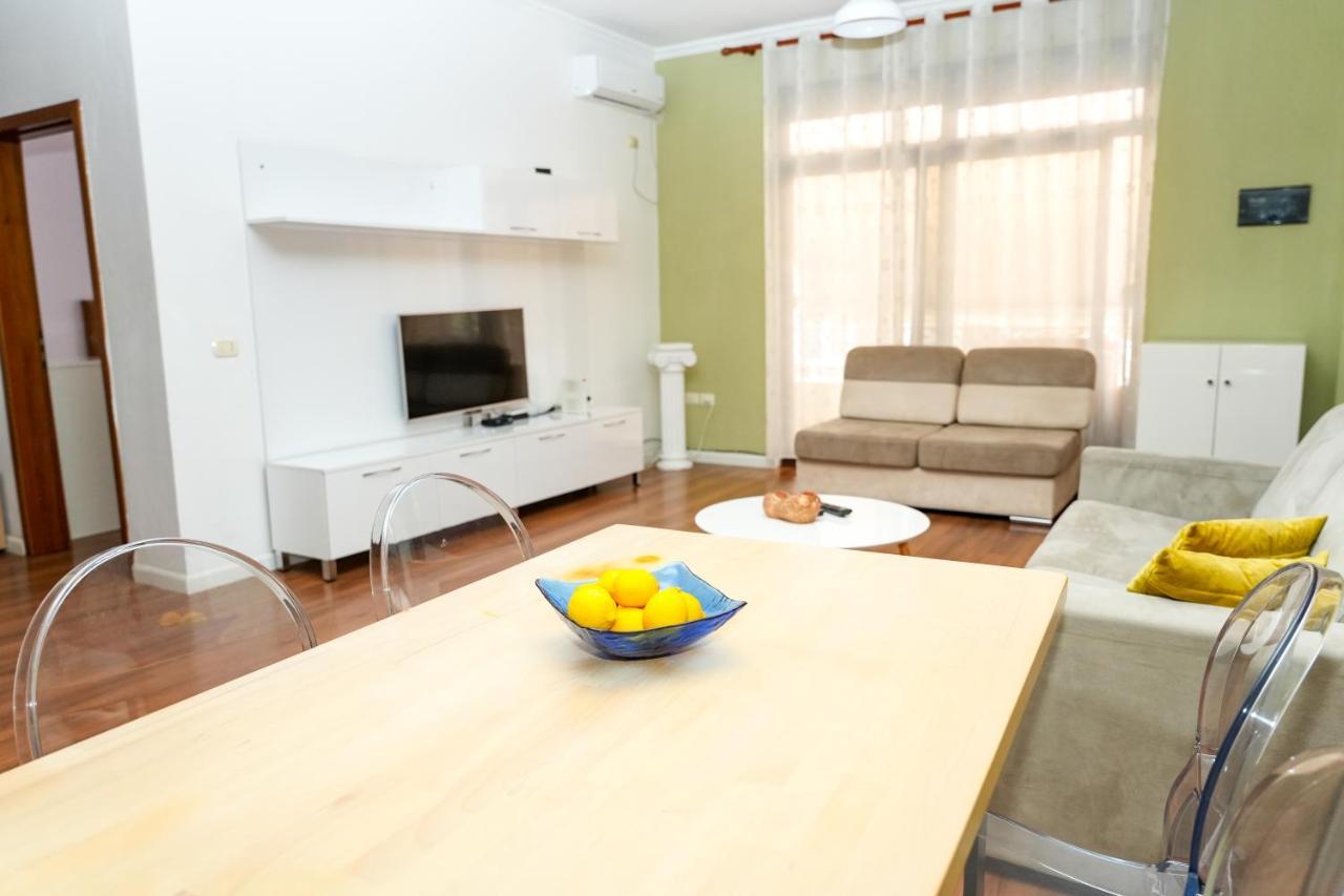 Cozy Apartment In The Heart Of Tirana ! Exterior foto