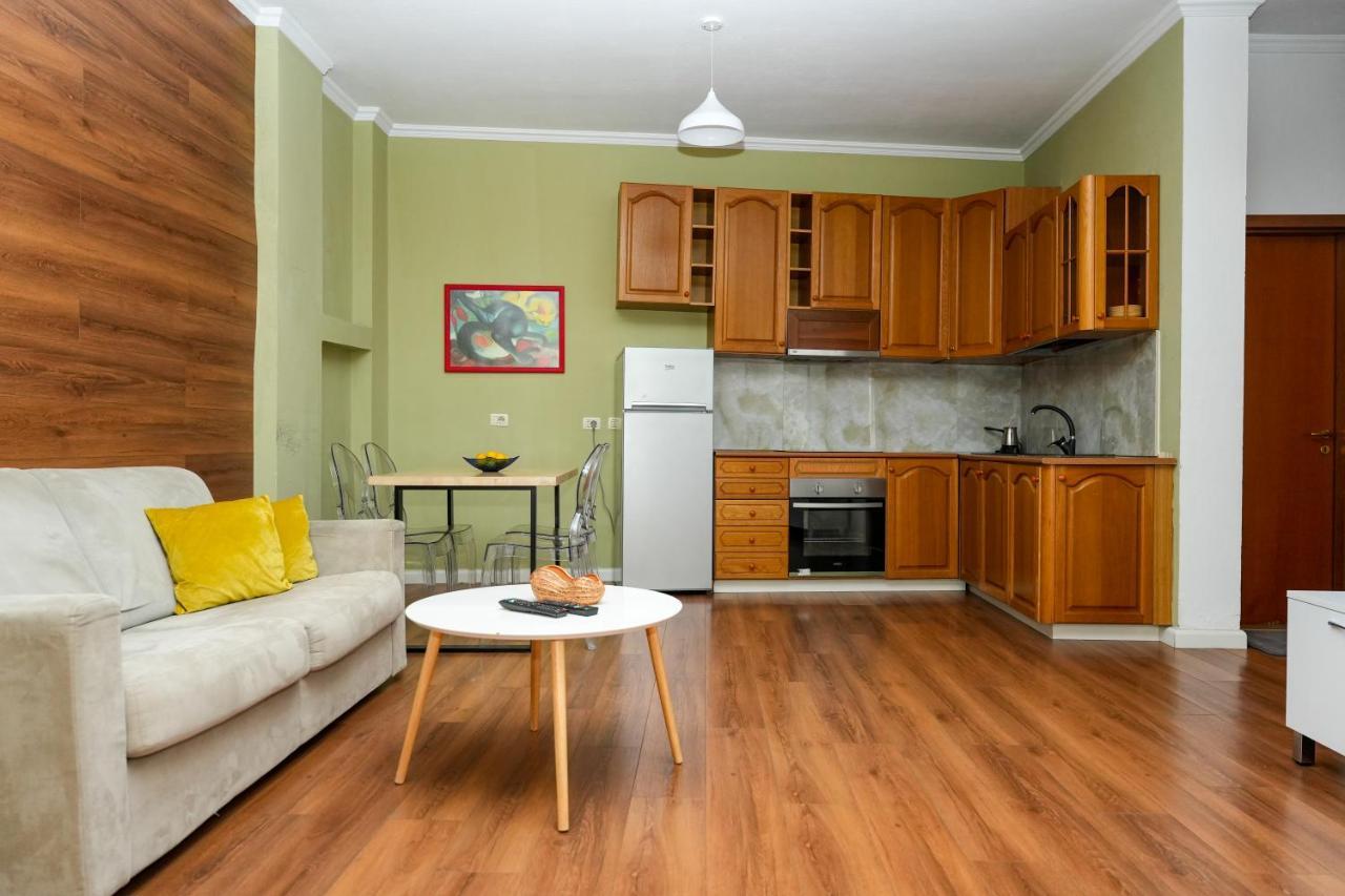 Cozy Apartment In The Heart Of Tirana ! Exterior foto