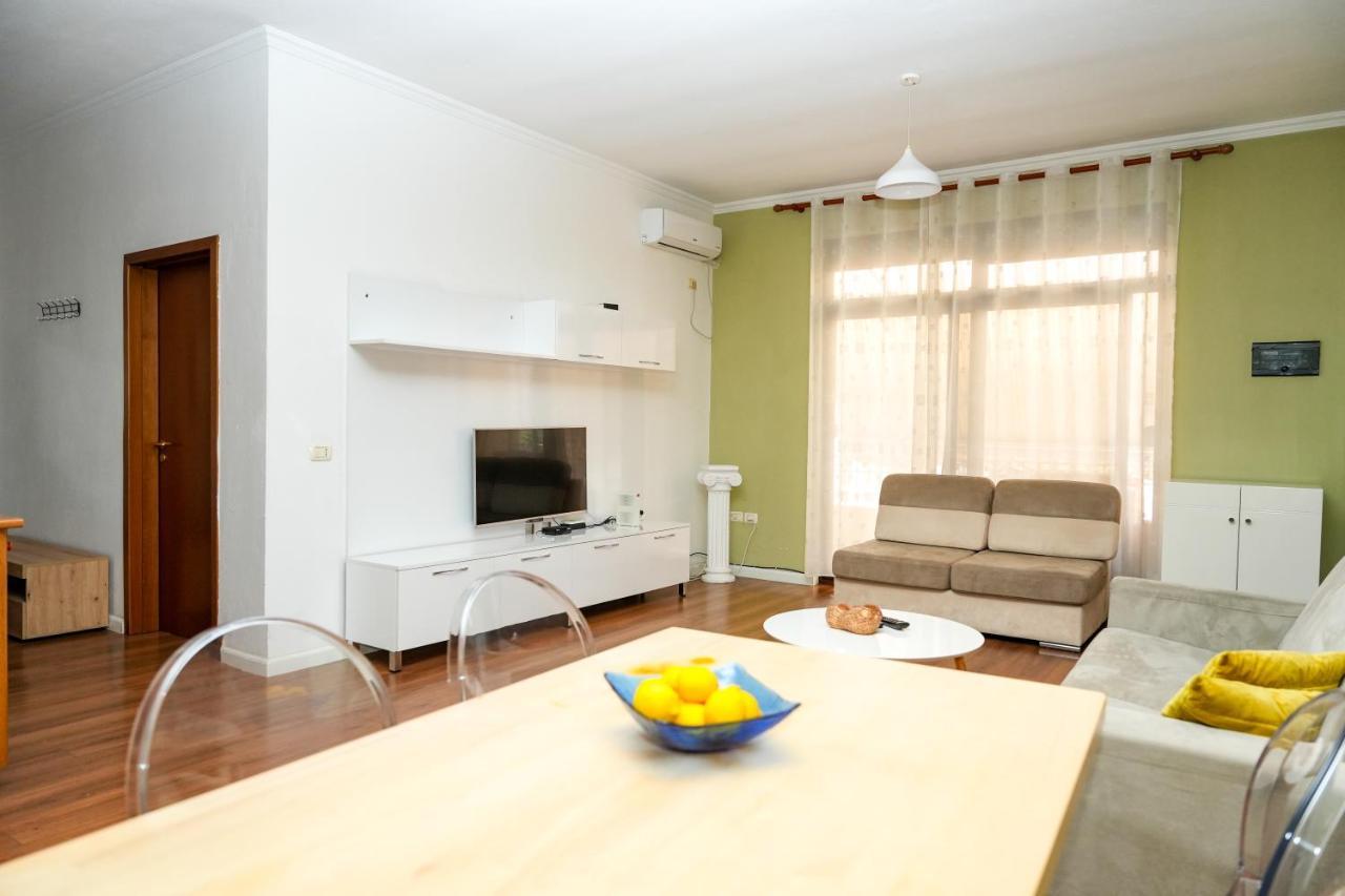 Cozy Apartment In The Heart Of Tirana ! Exterior foto
